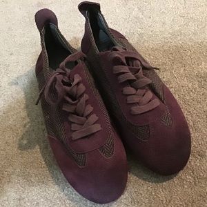 JNBY burgundy sneaker-never worn outside Fits like 6.5(free with purchase)